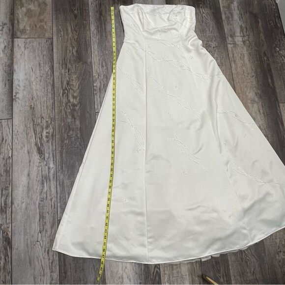 Niki by Niki Livas Strapless Formal Floor Length Dress Off White Size 10 - Picture 15 of 16